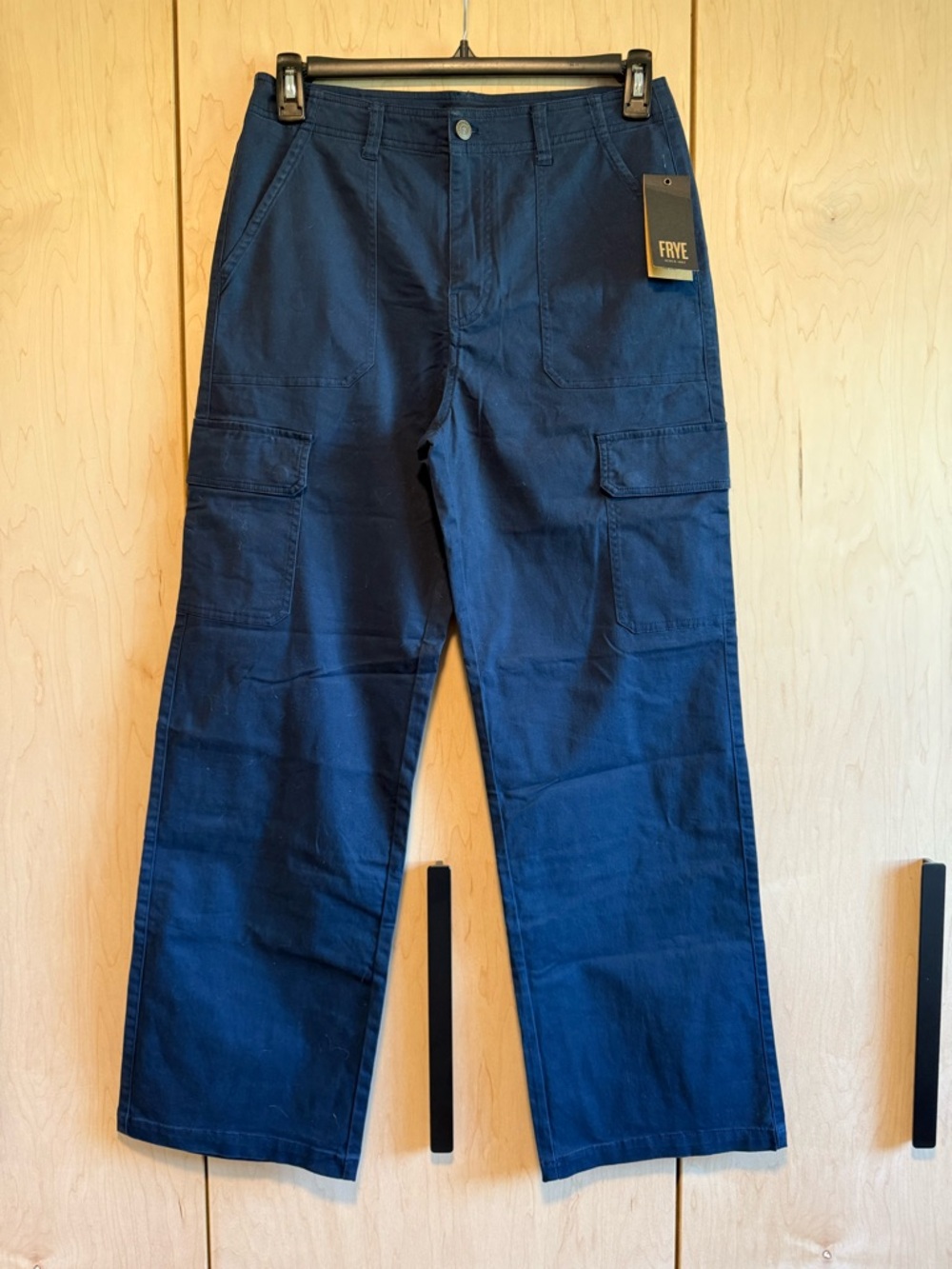 BNWT Frye cargo pants